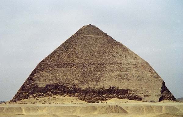 Пирамида в Медуме. Ложная пирамида. Пирамида 100$. Ложная пирамида в Медуме.