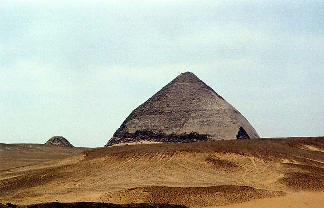 Пирамида снофру 220 104 11. Пирамида ЛАИ. Пирамиды продолжение. Пирамида времени в Германии. Пирамиды строили великаны.