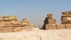 Гиза. Верхний "храм" 3-й пирамиды (Менкаура)