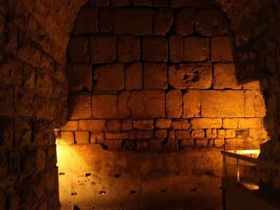 Иерусалим: туннель западной стены